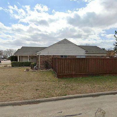 5300 Daffodil Ct, Arlington, TX 76018