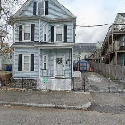 56 Read St, Lowell, MA 01850