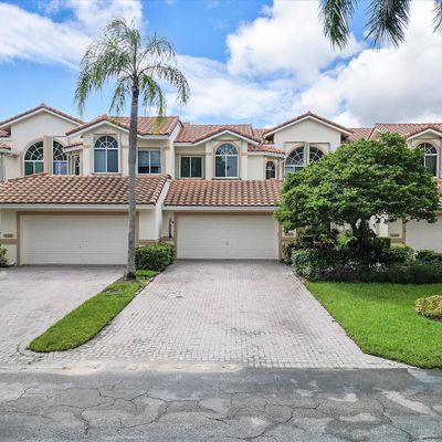 560 W Palm Aire Dr, Pompano Beach, FL 33069