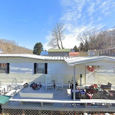 569 Owl Br, Jenkins, KY 41537