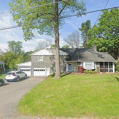 5 Calgary Ln, Binghamton, NY 13901