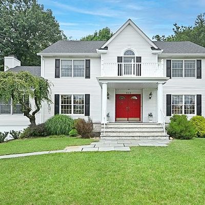 513 Lydia Ln, Wyckoff, NJ 07481