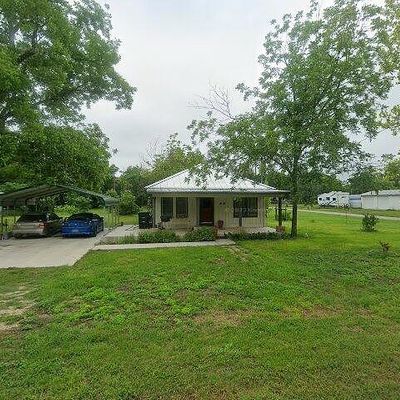 66 School St, Prairie Lea, TX 78661