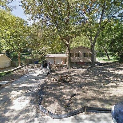 700 N Fairview Ave, Liberty, MO 64068