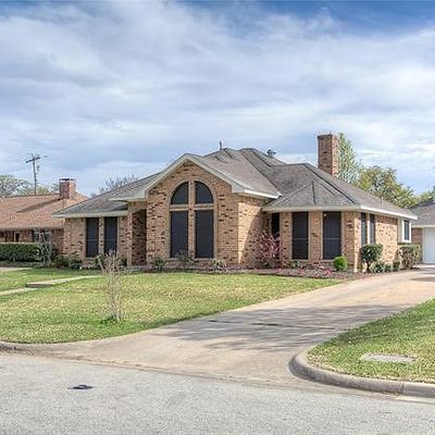 718 Lakewood Ln, Grapevine, TX 76051