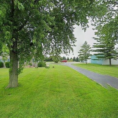 7206 Lawndale Rd, Freeland, MI 48623