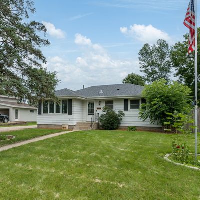 729 Elm Ct, Le Sueur, MN 56058