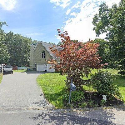 74 Stonepost Rd, Pelham, NH 03076