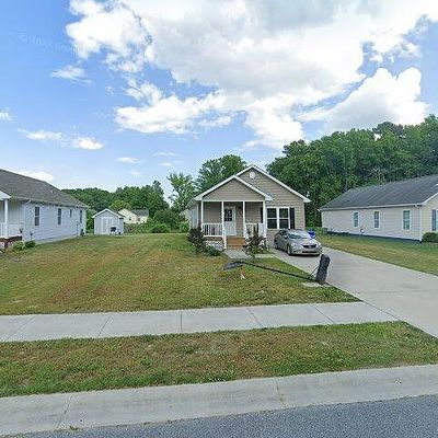 605 S Lee Ave, Ellendale, DE 19941