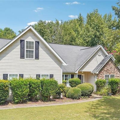 6134 Devonshire Dr, Flowery Branch, GA 30542