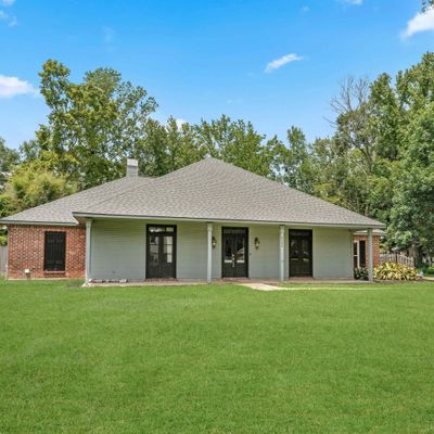 6134 Riverbend Blvd, Baton Rouge, LA 70820