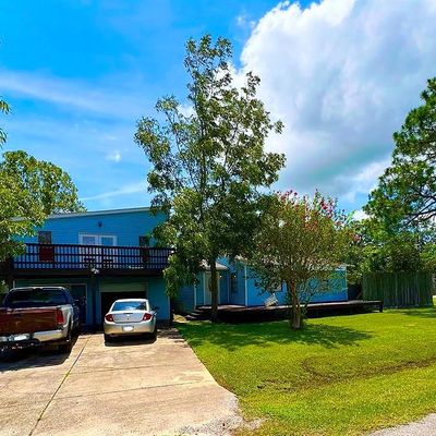 617 Oklahoma Ave, Bacliff, TX 77518