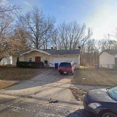 6218 Silver Fox Dr, Florissant, MO 63034