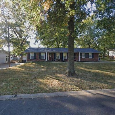 6230 Rocket Dr, Florissant, MO 63033