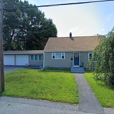 82 Phillips St, Woonsocket, RI 02895