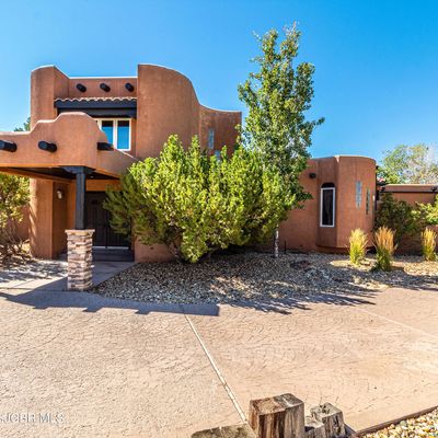 831 Santa Barbara Dr, Farmington, NM 87401