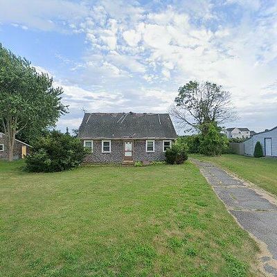 85 Sherwood Ter, Portsmouth, RI 02871