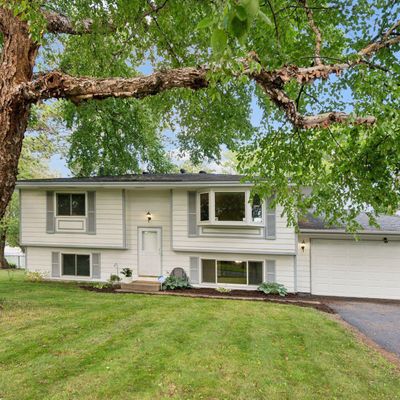 8590 Saratoga Ln, Eden Prairie, MN 55347