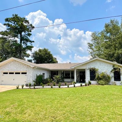 8712 Manini Way, Diamondhead, MS 39525