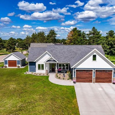 900 Lake Forest Cir, Detroit Lakes, MN 56501