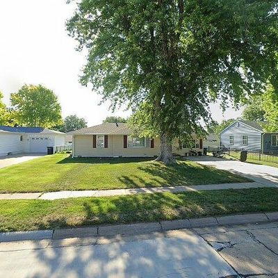 910 Jefferson Ave, Hastings, NE 68901