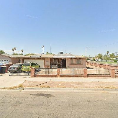 910 Smoketree Dr, El Centro, CA 92243