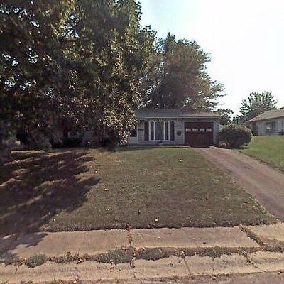 914 Holiday Dr, Danville, IL 61832