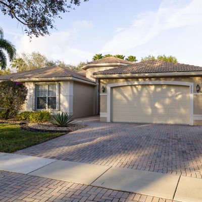 7725 Royale River Ln, Lake Worth, FL 33467