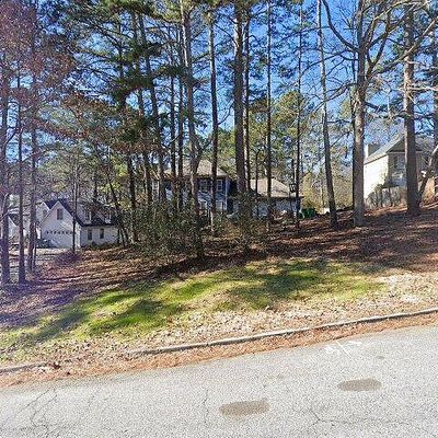 775 Pine Ridge Dr, Stone Mountain, GA 30087