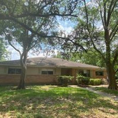 7915 S Braeswood Blvd, Houston, TX 77071