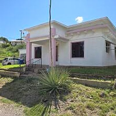 8 Navajo Trl, Bisbee, AZ 85603