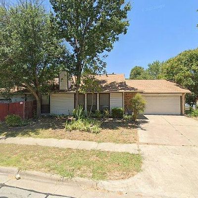 800 Melville Dr, Arlington, TX 76015