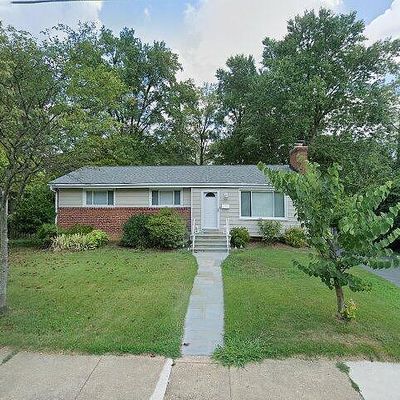 800 Parker Ave, Falls Church, VA 22046