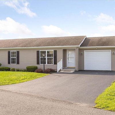 10 Blackbird Ct, Bechtelsville, PA 19505