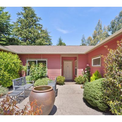 1093 6 Th St Se, Bandon, OR 97411