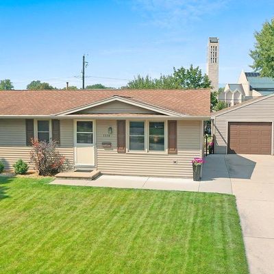 1118 Westwood Dr, De Pere, WI 54115