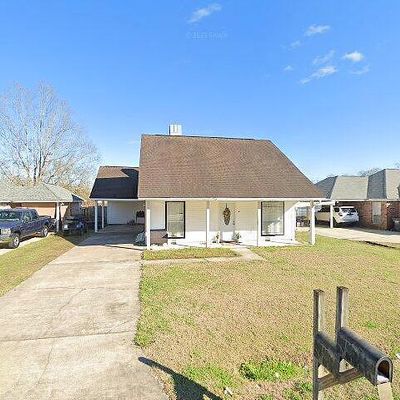 11240 Tracy St, Saint Amant, LA 70774