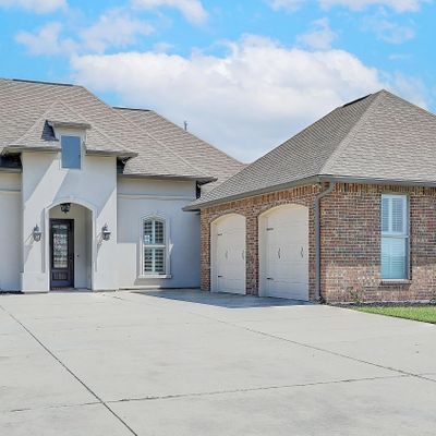 11403 Twin Oaks Cir, Maurice, LA 70555