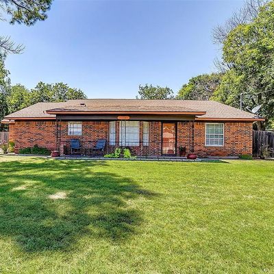 104 S Oak St, Crowley, TX 76036