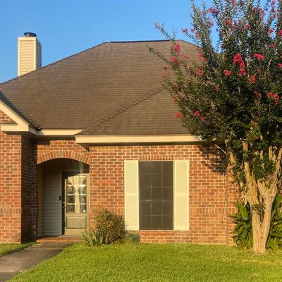 106 Winter Grass Ave, Youngsville, LA 70592