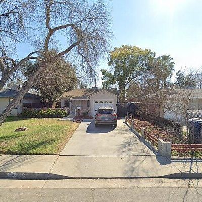 1220 E Saginaw Way, Fresno, CA 93704