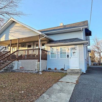 123 W Evesham Ave, Magnolia, NJ 08049