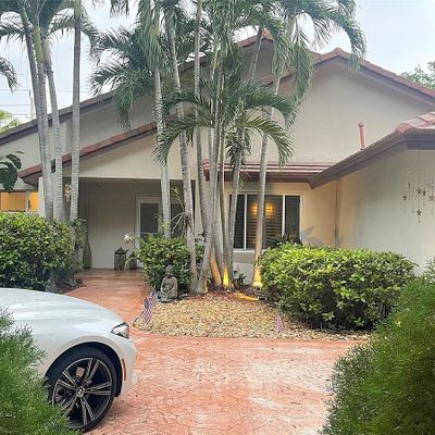 14460 Glencairn Rd, Miami Lakes, FL 33016