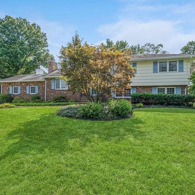 15 Holly Dr, Belle Mead, NJ 08502