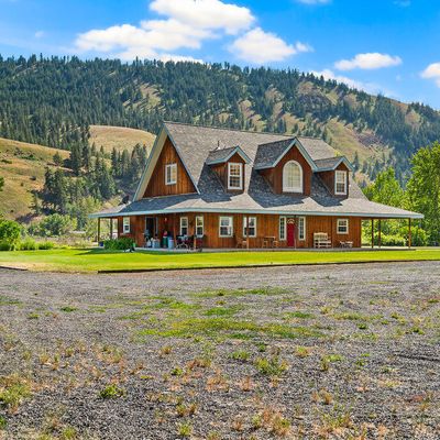 151 Hardship Ln, Naches, WA 98937