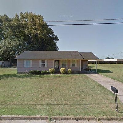 1526 Fitzgerald Dr, Humboldt, TN 38343