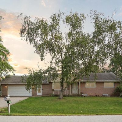 1335 W Daniel Ln, Oak Creek, WI 53154