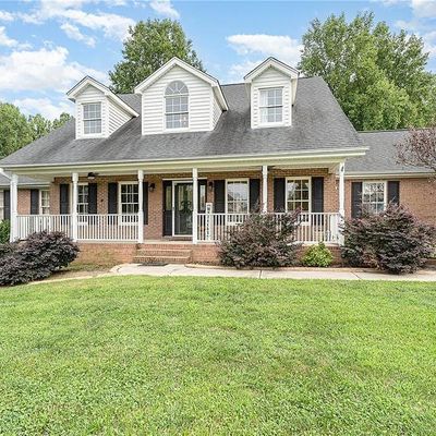 136 Wind Terrace Ct, Lexington, NC 27295