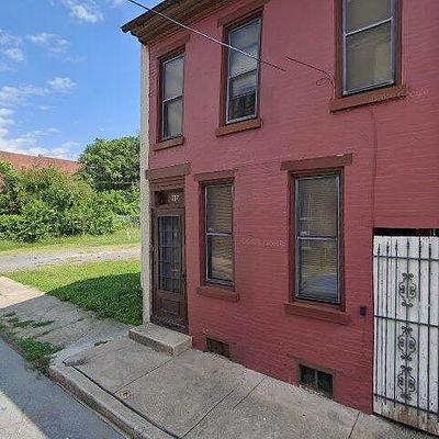 137 Lemon St, Reading, PA 19602