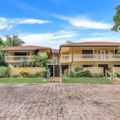 1390 Chesapeake Ave, Naples, FL 34102